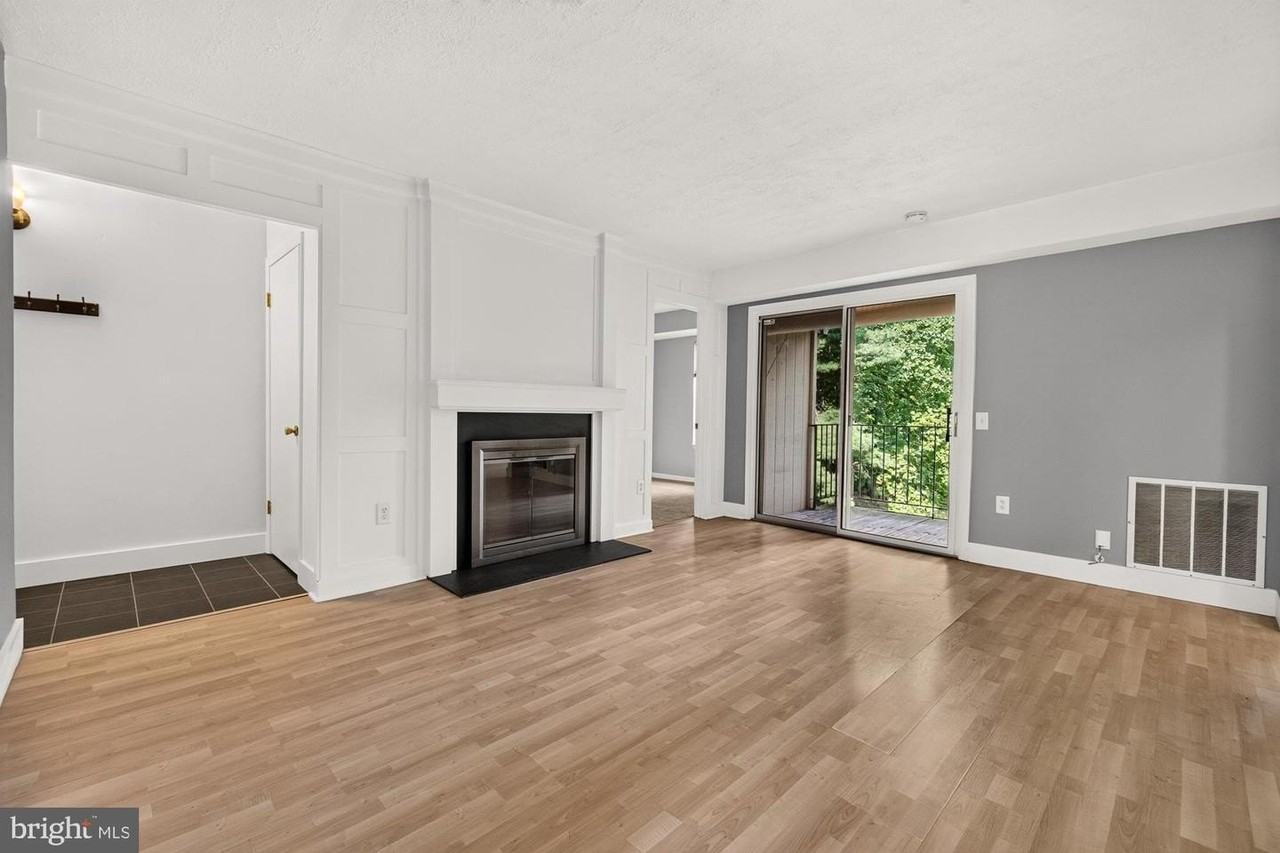 20208 Shipley Ter - Photo 7 of 27