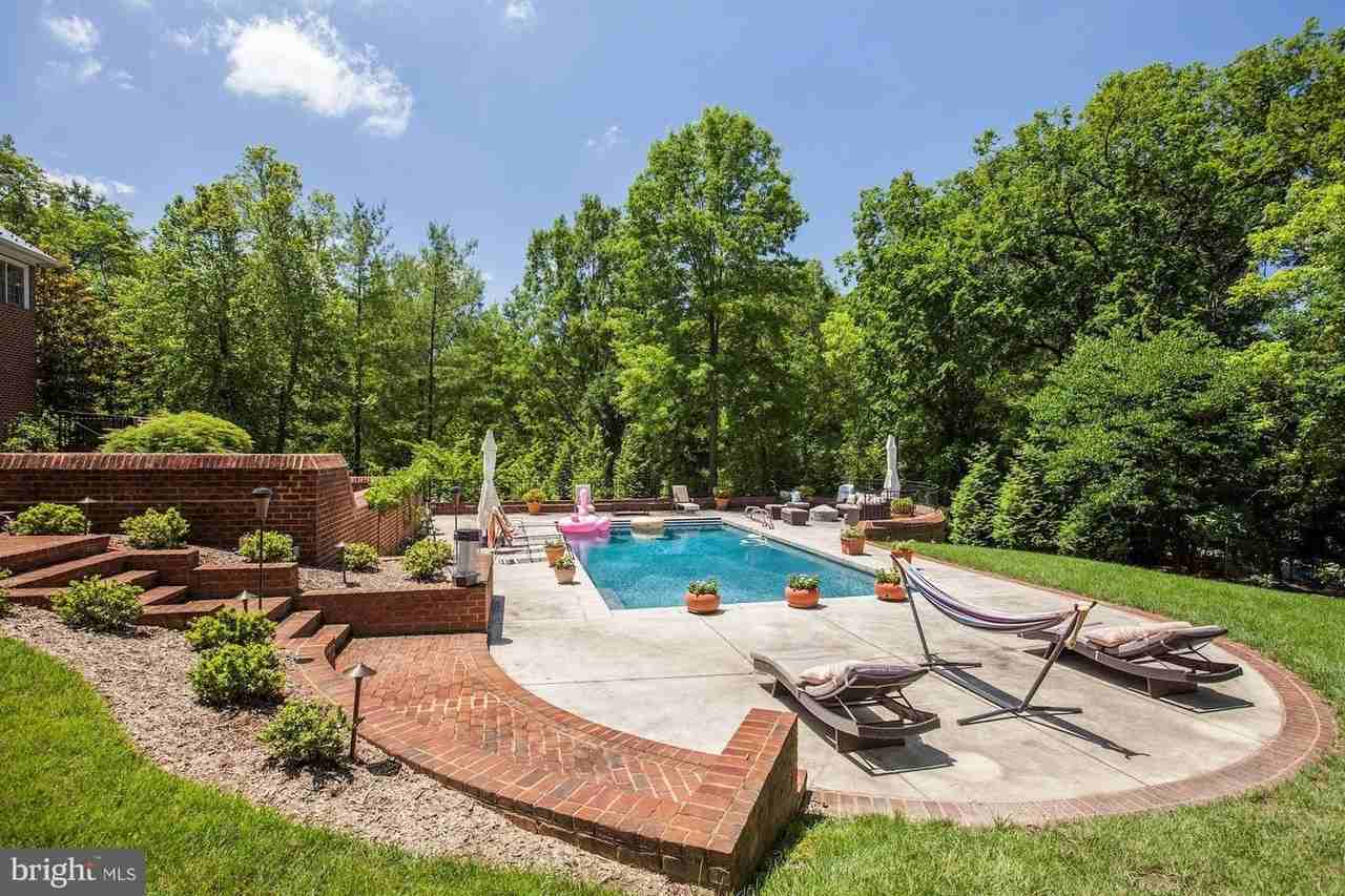 9909 Avenel Farm Dr - Photo 2 of 27