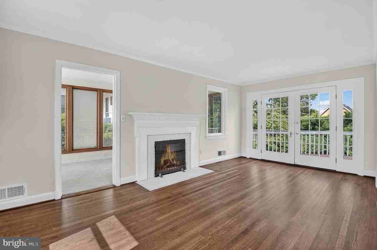 7823 Marion Ln - Photo 4 of 34