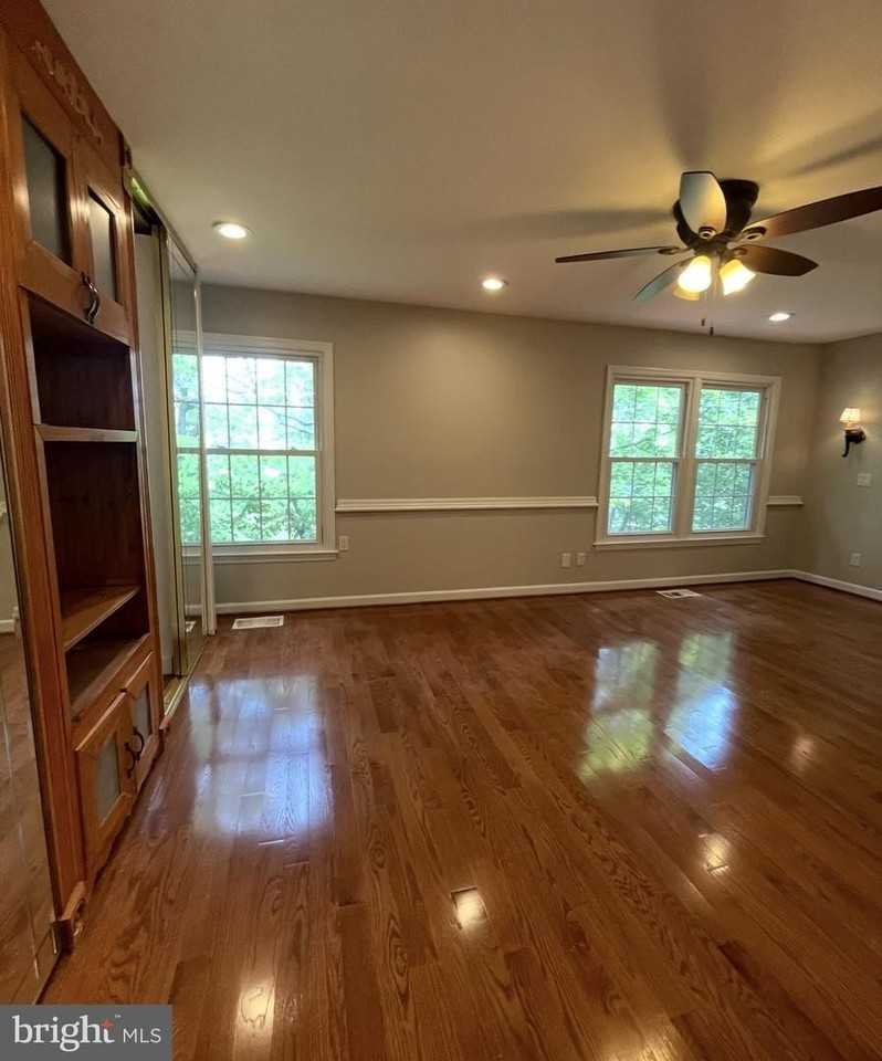 9503 Duffer Way - Photo 2 of 38