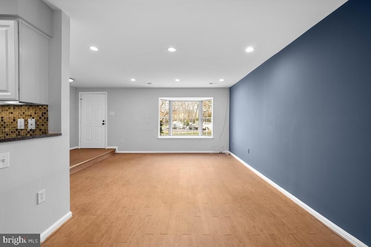 10129 Green Holly Ter - Photo 6 of 23