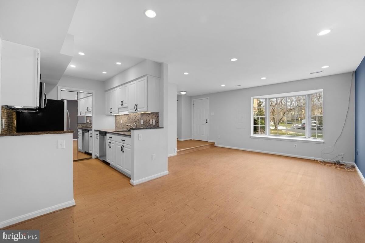 10129 Green Holly Ter - Photo 7 of 23