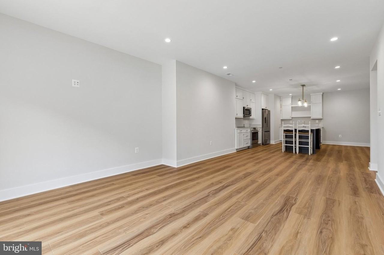 6101 Berkshire Dr - Photo 4 of 25