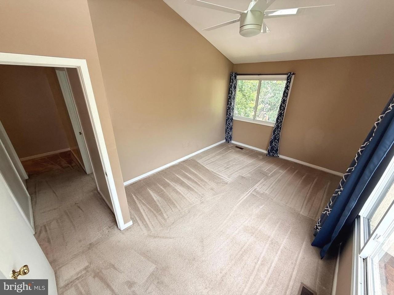 9802 Hellingly Pl - Photo 7 of 16