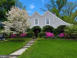 featured image of 2800 Greenvale St