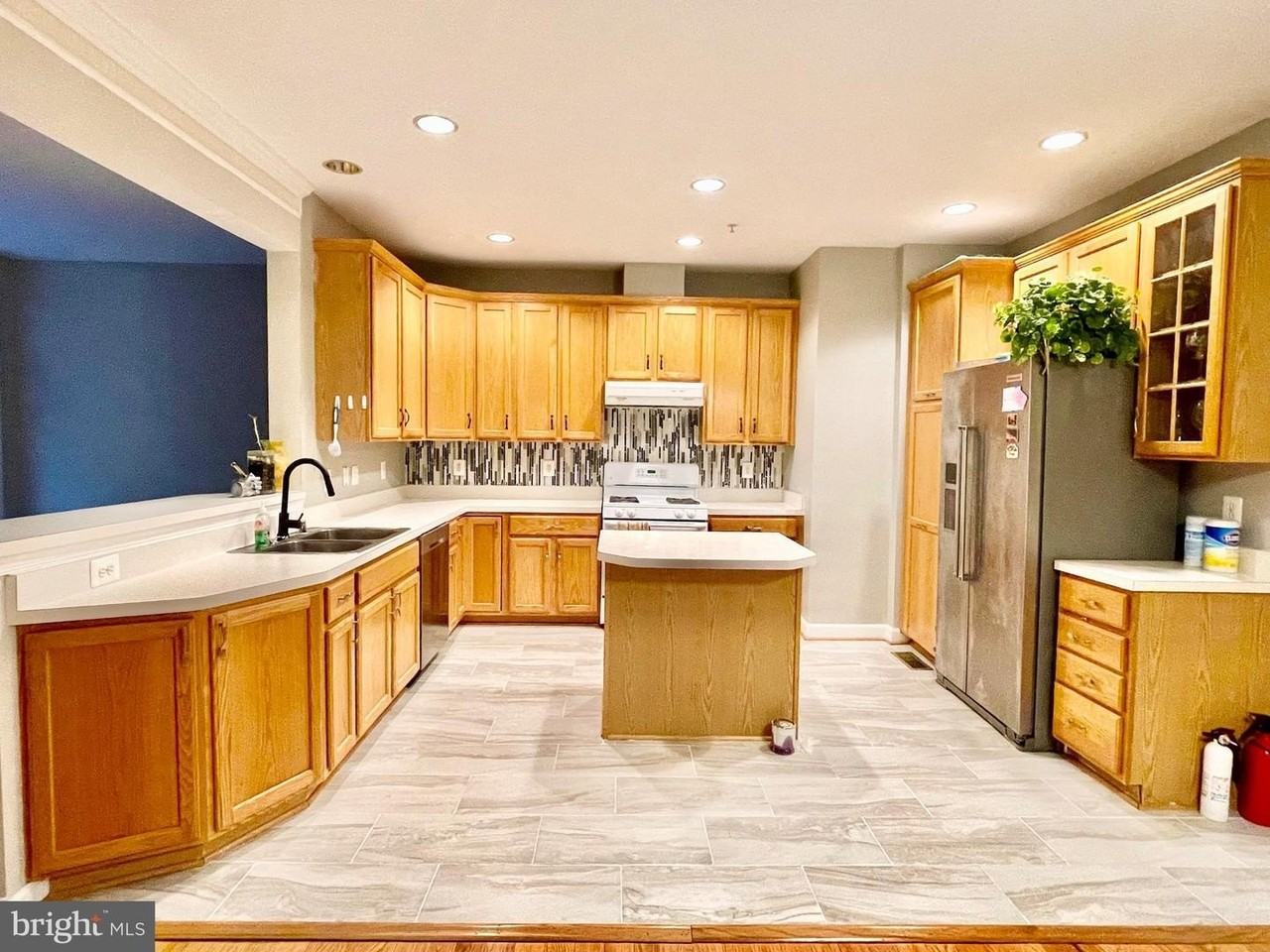 12402 Falconbridge Dr - Photo 2 of 19