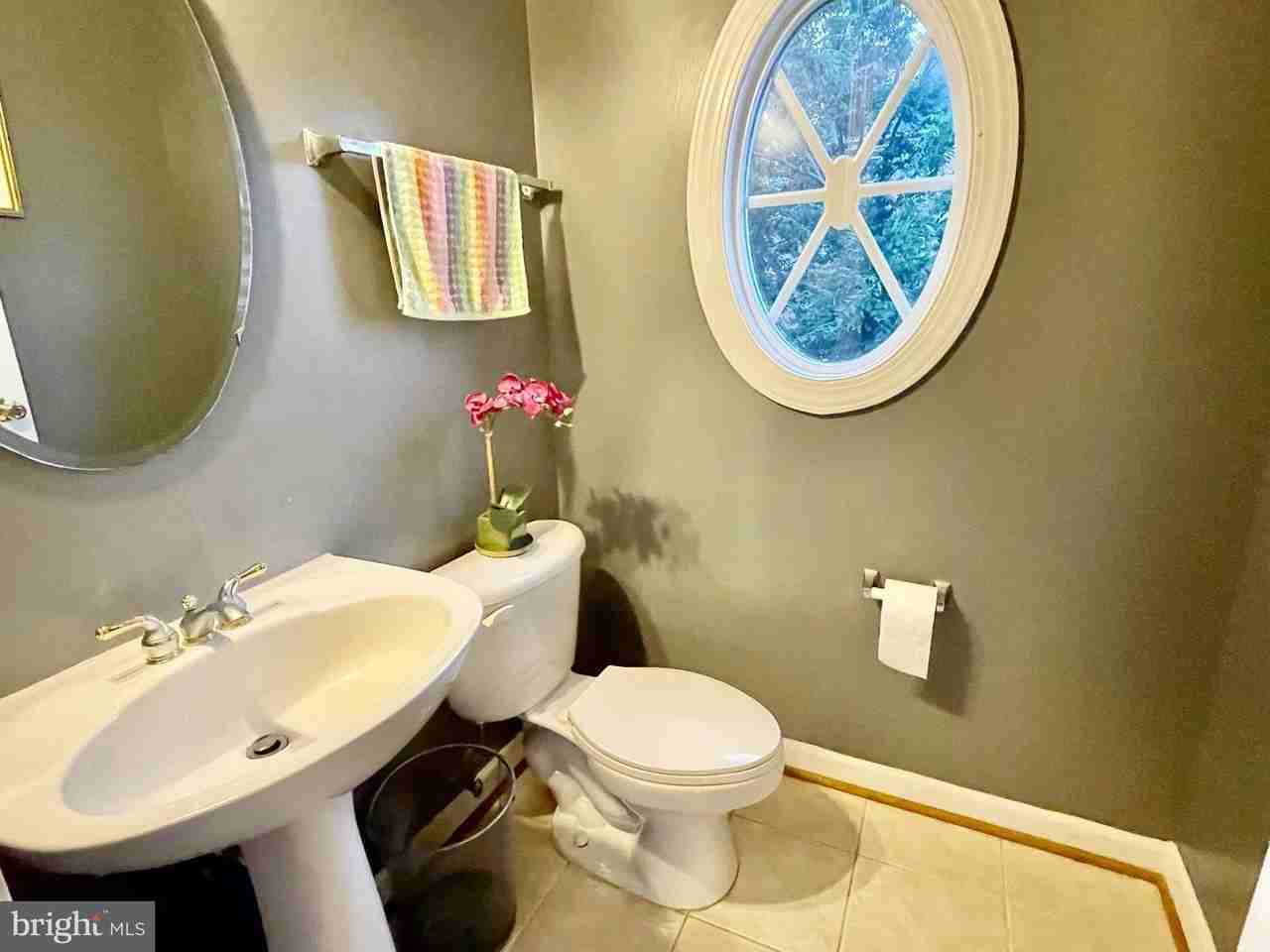 12402 Falconbridge Dr - Photo 5 of 19