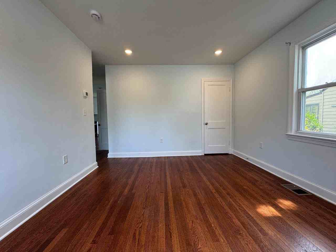 9405 Rhode Island Ave - Photo 5 of 36