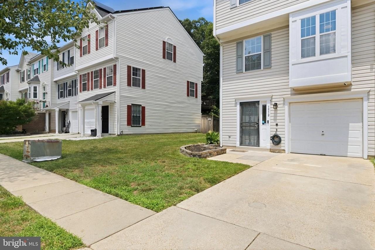 1518 Deep Gorge Ct - Photo 2 of 33