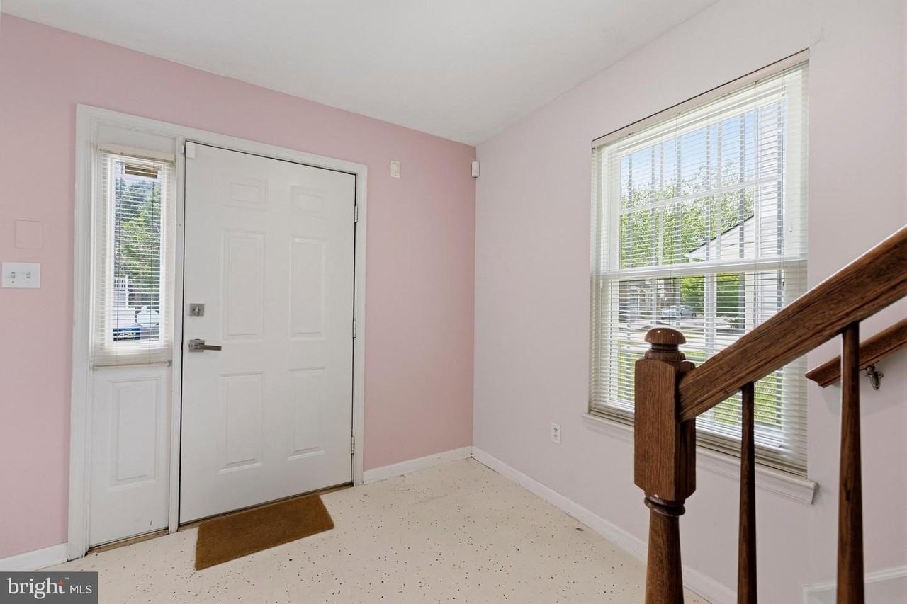 1518 Deep Gorge Ct - Photo 3 of 33