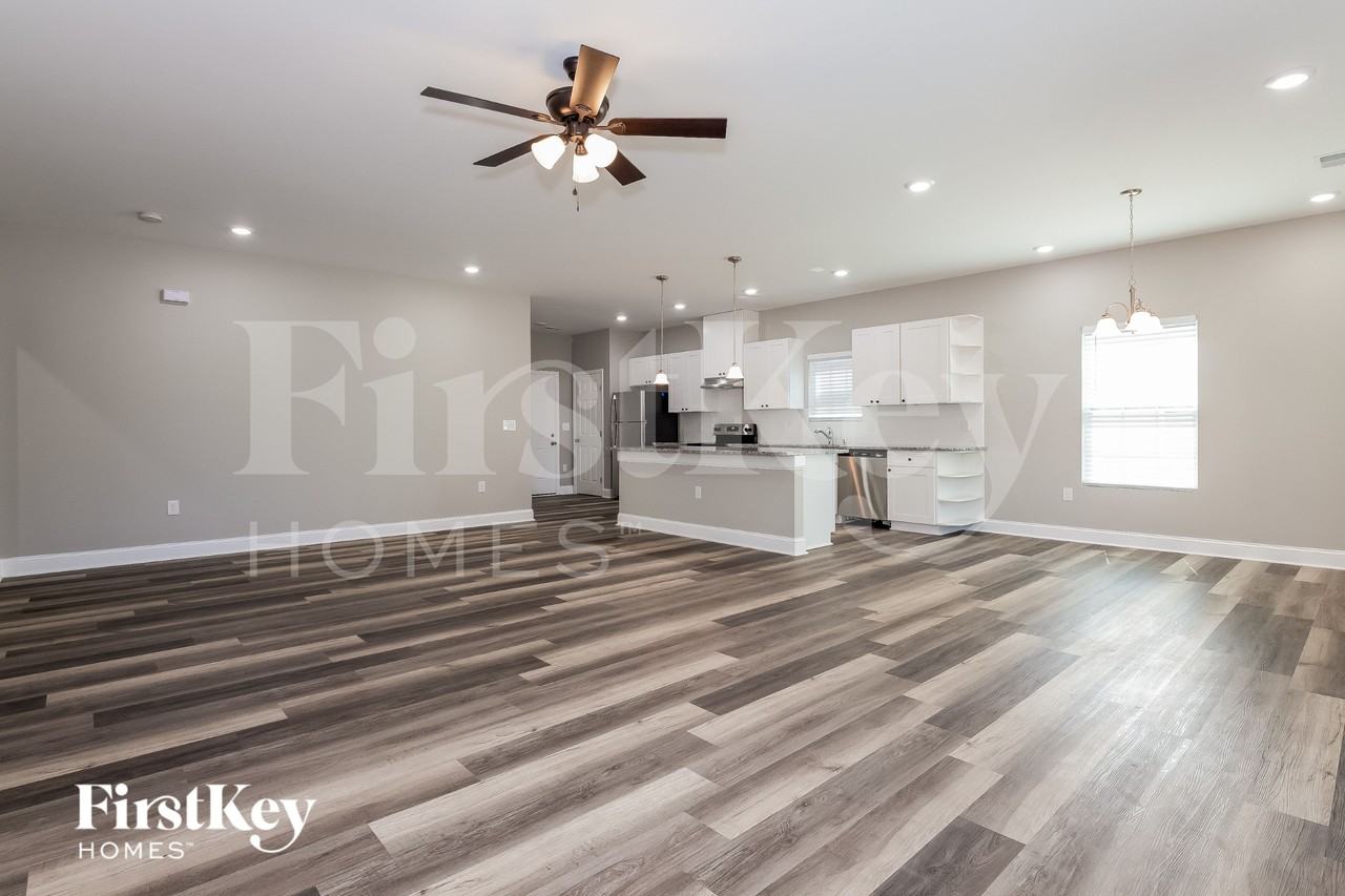 5055 Tuckaseegee Rd - Photo 3 of 15