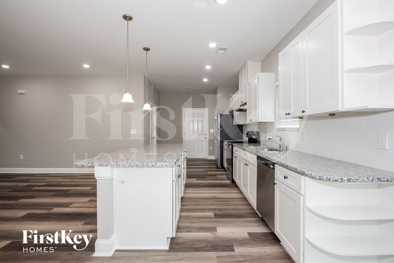 5055 Tuckaseegee Rd - Photo 7 of 15