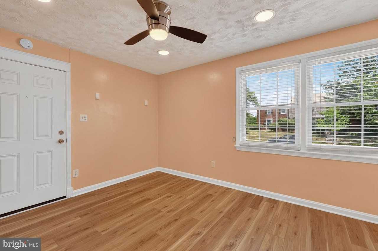 2437 Iverson St - Photo 3 of 16