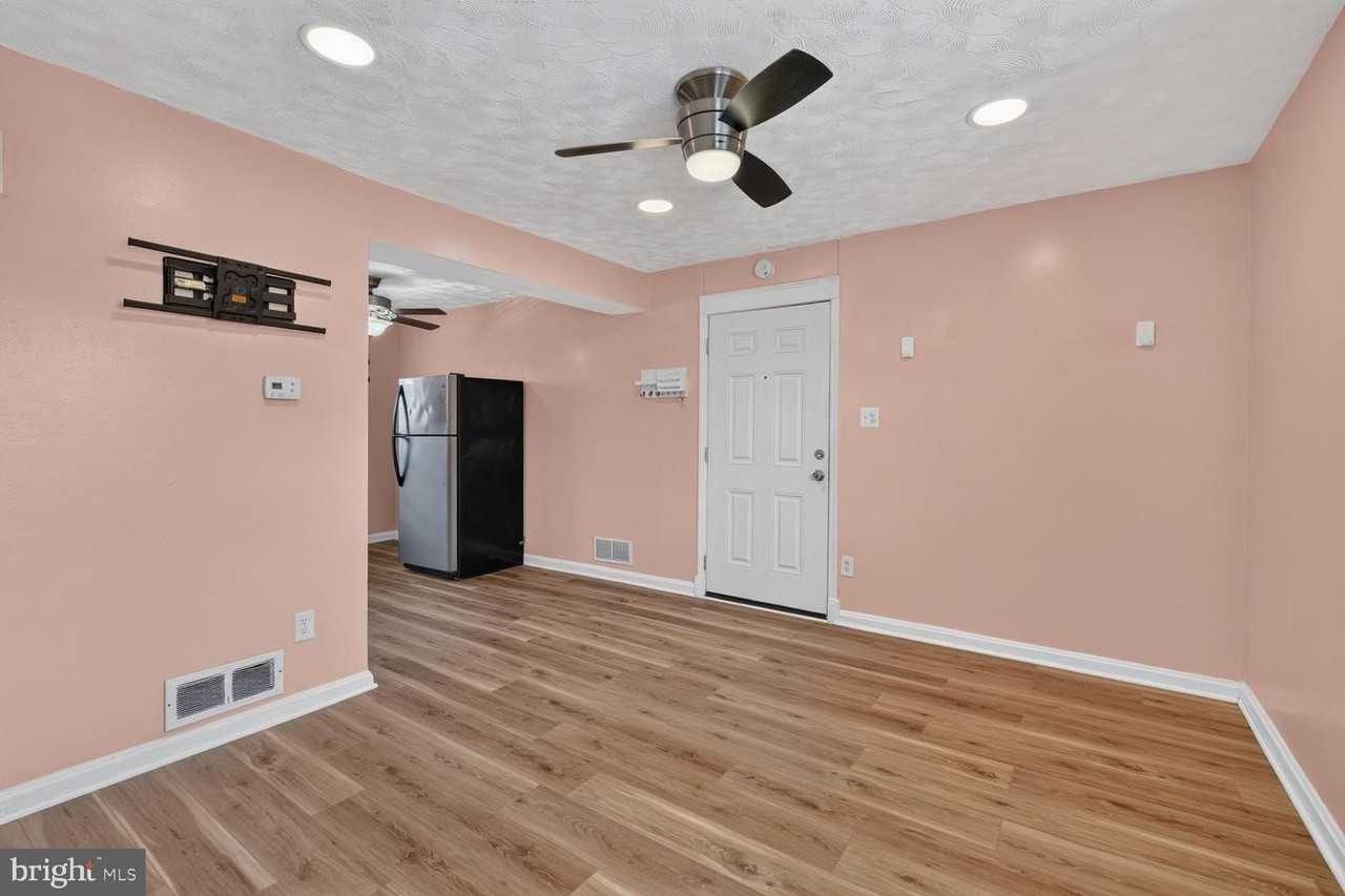 2437 Iverson St - Photo 5 of 16