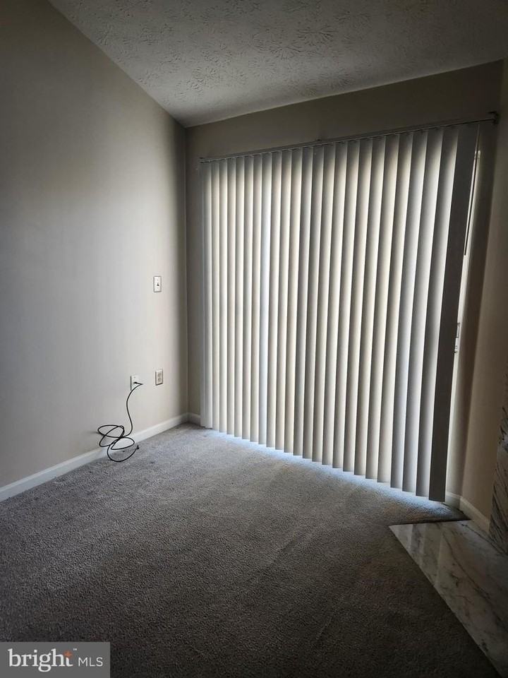 8941 Town Center Cir - Photo 5 of 10