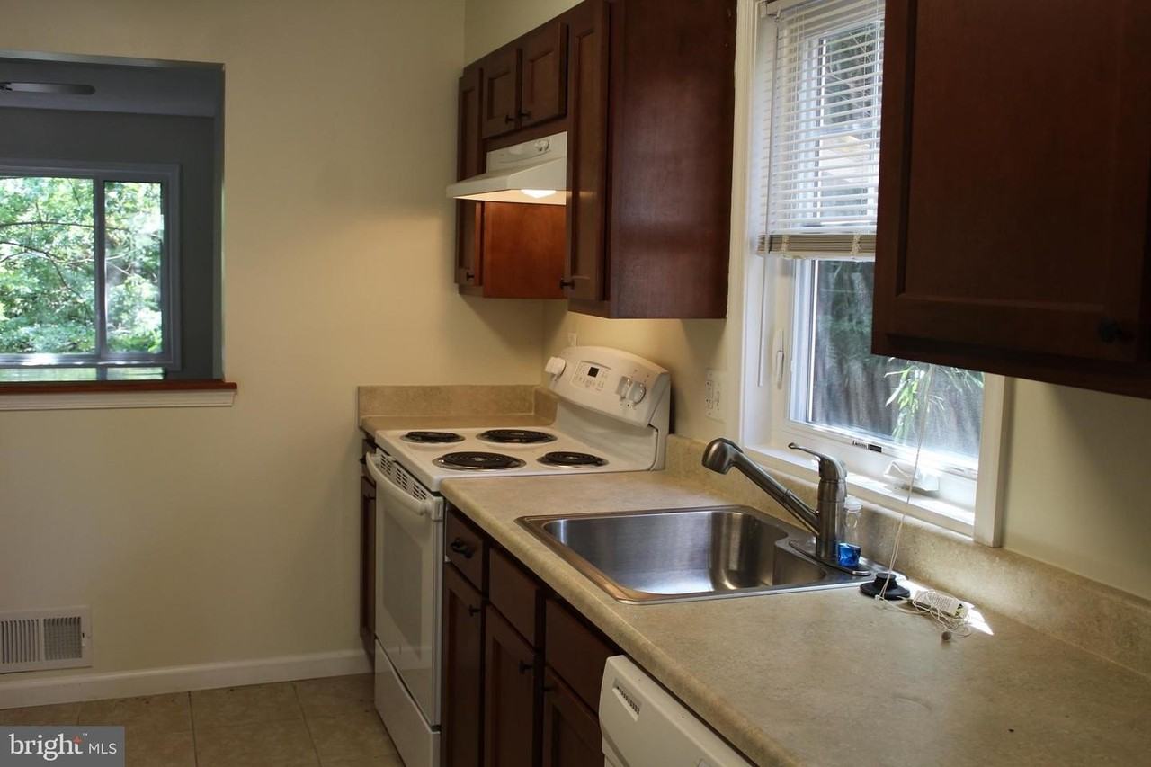 5409 75th Ave - Photo 7 of 24