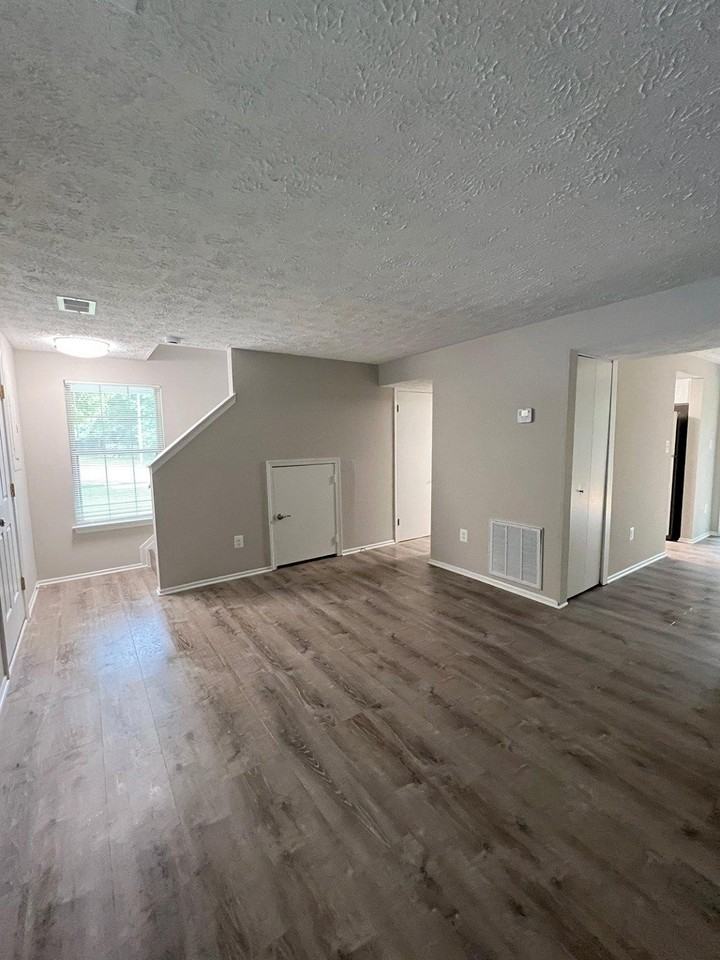 16337 Pewter Ln - Photo 2 of 18