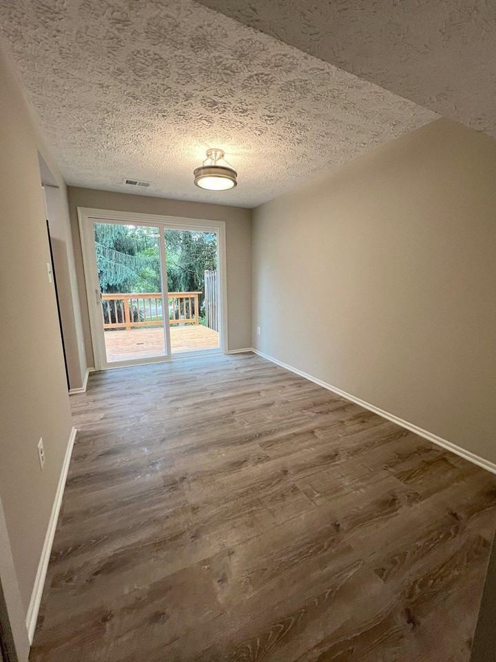 16337 Pewter Ln - Photo 3 of 18