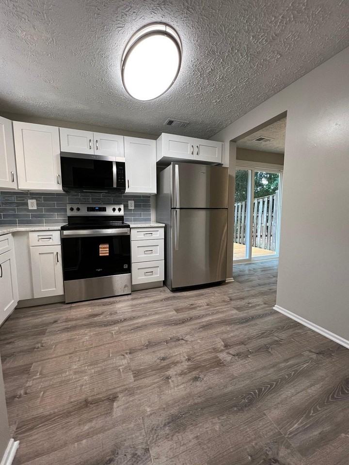 16337 Pewter Ln - Photo 4 of 18