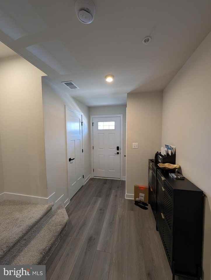 16141 Meadow Glenn Dr - Photo 2 of 20
