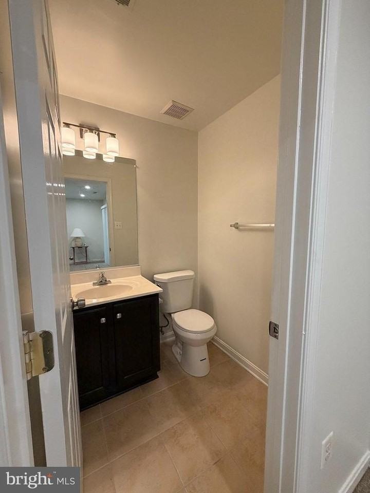 12109 Sutton Ln - Photo 6 of 42