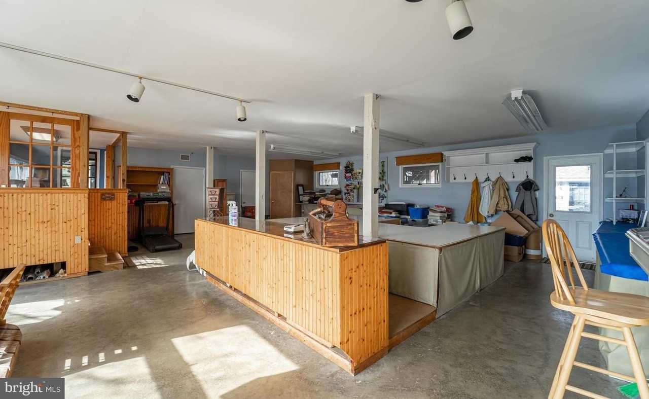405 Winchester Creek Rd - Photo 4 of 13