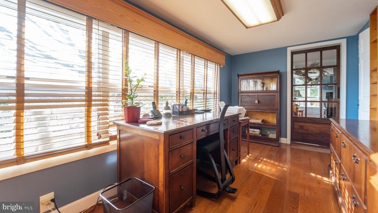 405 Winchester Creek Rd - Photo 7 of 13