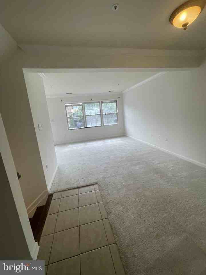 1323 Lindsay Ln - Photo 3 of 26