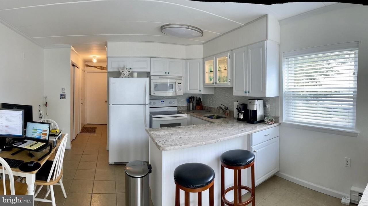 9 138th St - Photo 6 of 10