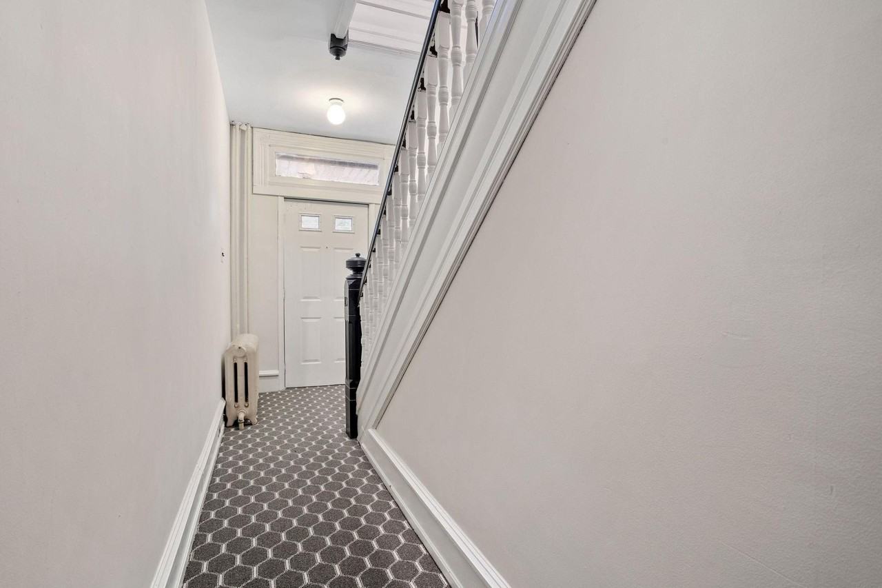407 Cinnaminson Ave - Photo 3 of 16