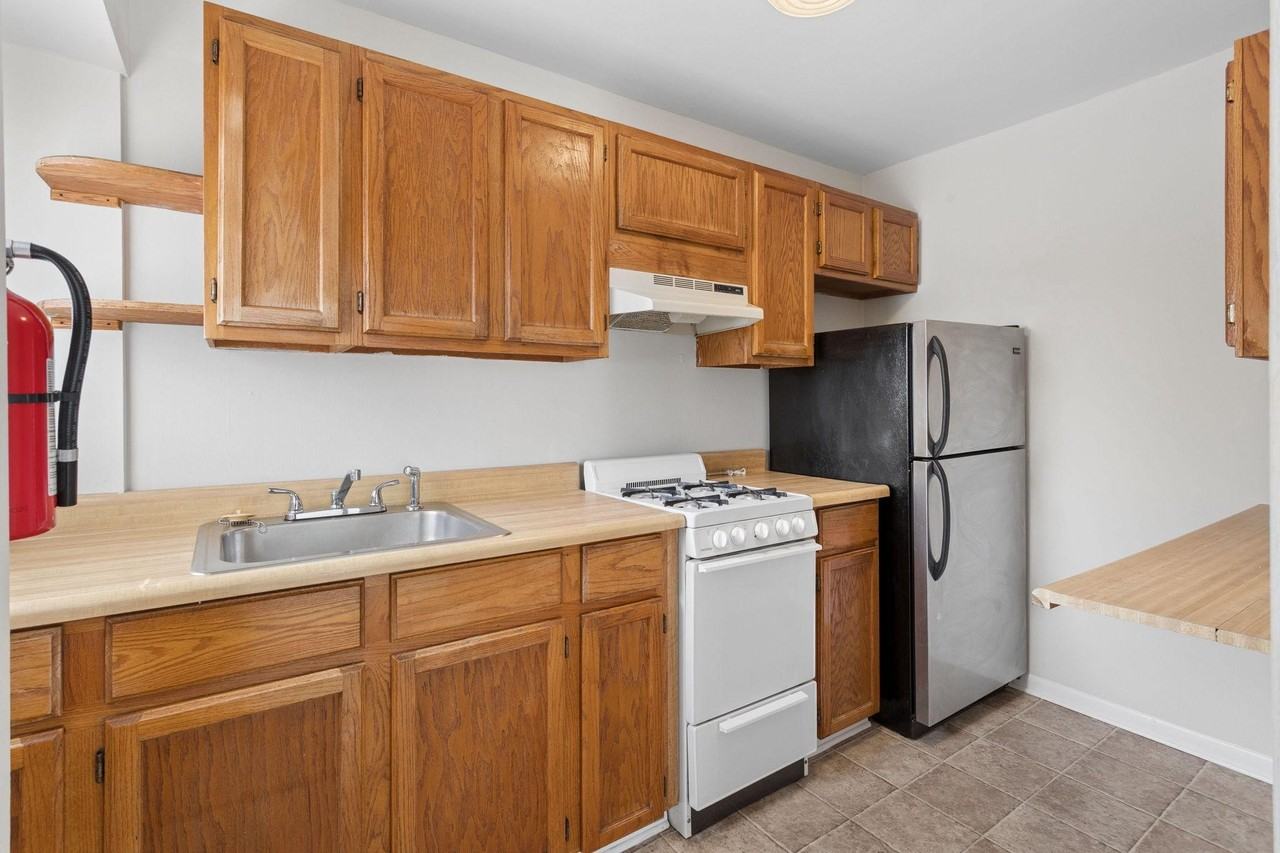 407 Cinnaminson Ave - Photo 5 of 16