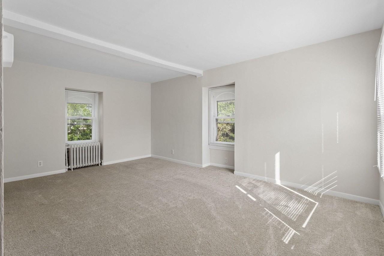 407 Cinnaminson Ave - Photo 7 of 16