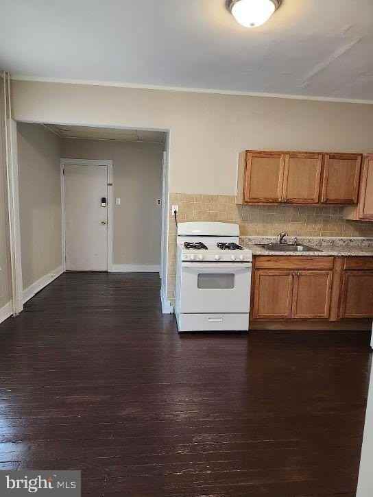 124 Mount Holly Ave - Photo 4 of 7
