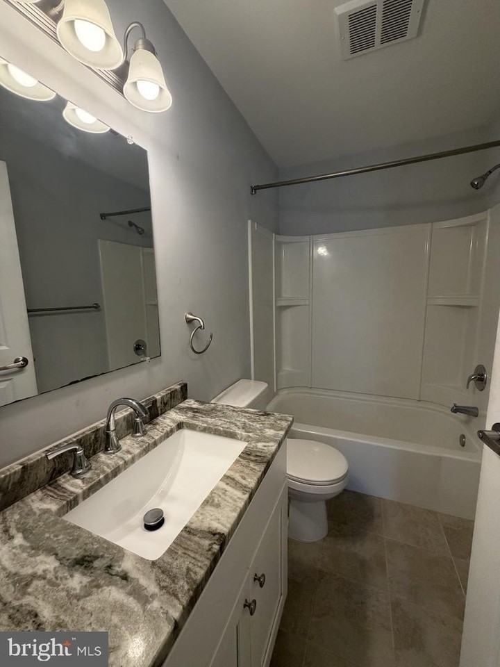 2805 Auburn Ct - Photo 5 of 9
