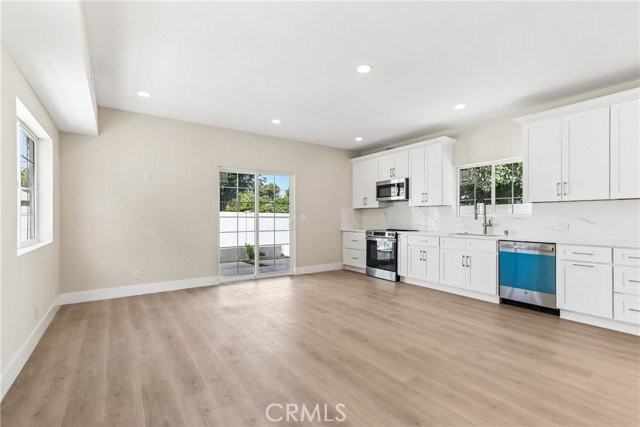 21233 Lopez St - Photo 3 of 8