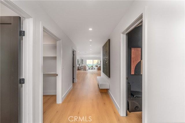 23861 Gilmore St - Photo 4 of 8