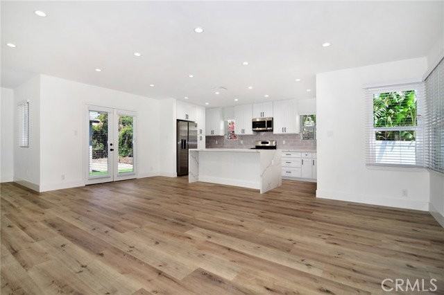 6363 Darby Ave - Photo 2 of 8
