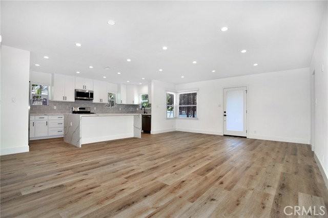 6363 Darby Ave - Photo 3 of 8