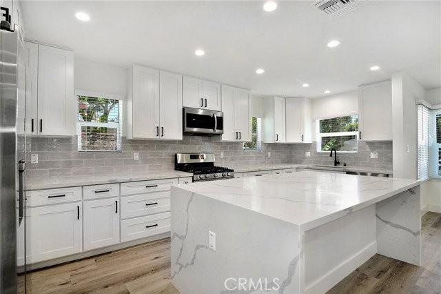 6363 Darby Ave - Photo 6 of 8