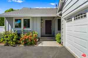 featured image of 13453 Debby St