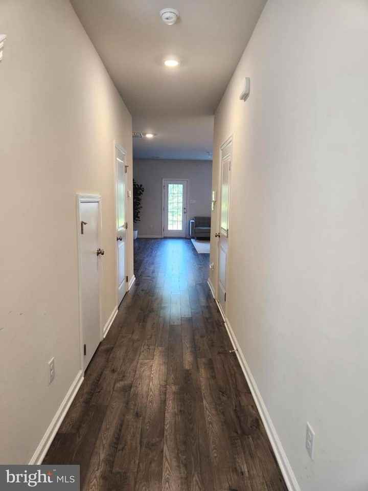112 Sickler Ct - Photo 4 of 26