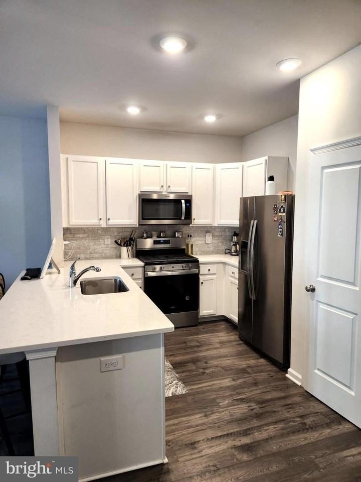 112 Sickler Ct - Photo 6 of 26