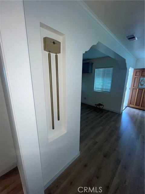 1609 N Niagara St - Photo 3 of 8