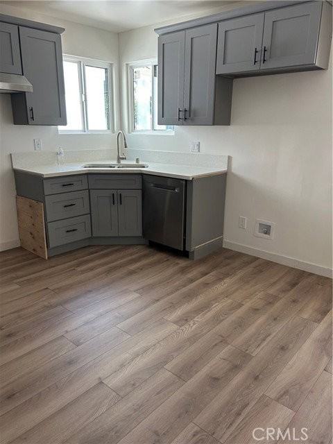 1609 N Niagara St - Photo 6 of 8