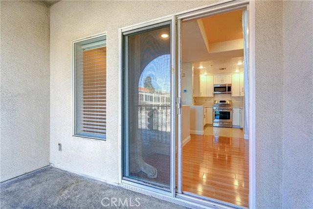 600 E Walnut St - Photo 6 of 8