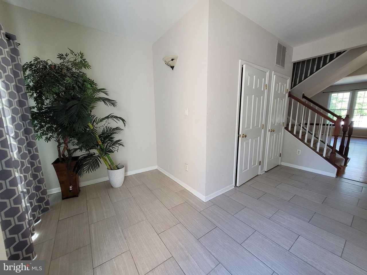 10 Bridle Ct - Photo 2 of 34