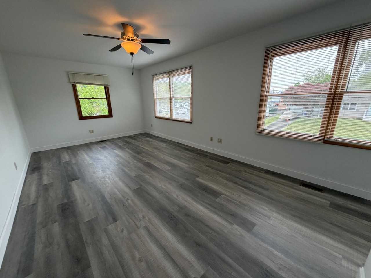 122 Glen Ave - Photo 6 of 19