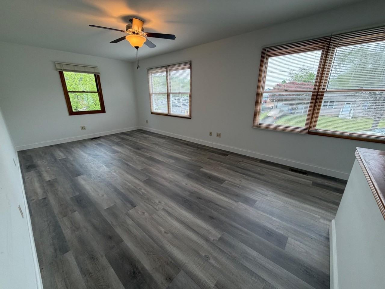 122 Glen Ave - Photo 7 of 19