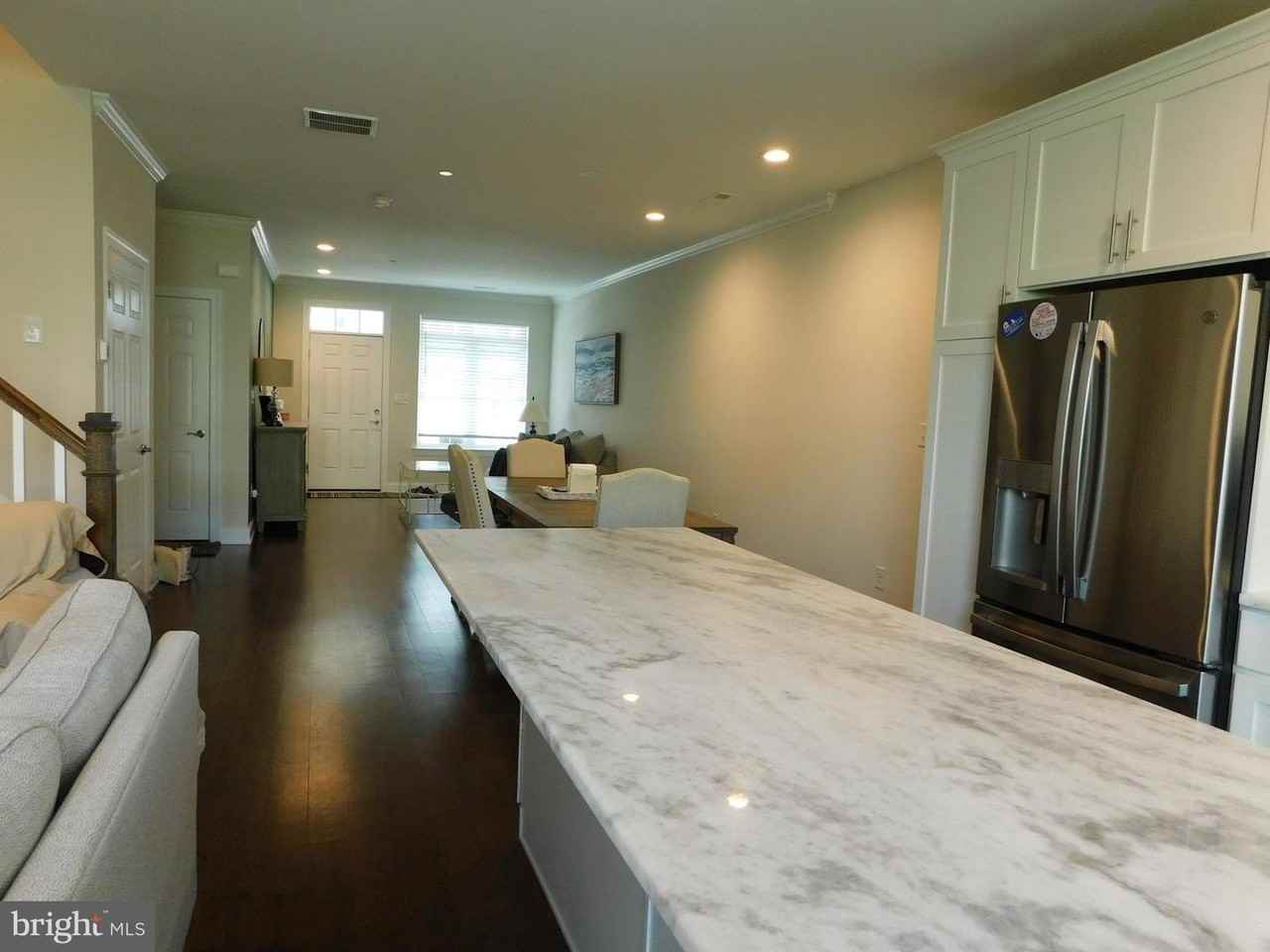 16740 River View Cir - Photo 3 of 28