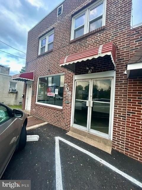 808 Macdade Blvd